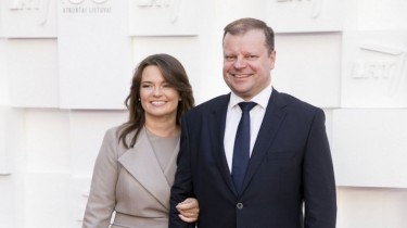 Литовская ГКСЭ: премьер не нарушил закон, не задекларировав акции своей жены в банке