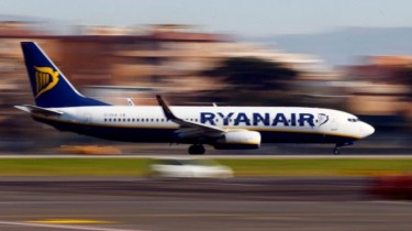 Ryanair отменяет полеты из Литвы в Мадрид, Барселону и Жирону