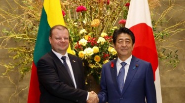 С. Сквярнялис обсудил с премьером Японии экономические отношения, ситуацию с безопасностью