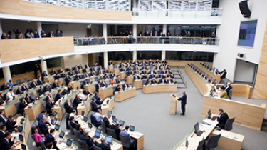 Правящие смогли отклонить резолюцию об ограничении свободы слова премьером Литвы