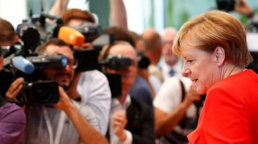 Европарламентарии призывают А. Меркель менять направление из-за "Северного потока 2"