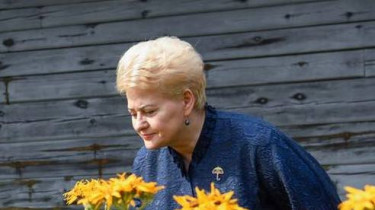 Жители Литвы оценивают работу президента на "восьмерку"