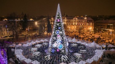 Вильнюс зажег главную рождественскую ель страны – «Время»