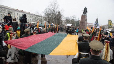 Литва отмечает День флага