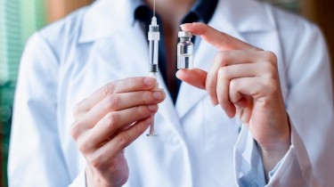 Министр здравоохранения Литвы критикует "массовый призыв" делать прививки
