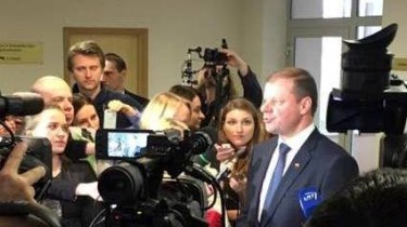 С. Сквярнялис обещает уйти в отставку, но не исключает, что правящее большинство может остаться