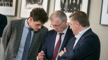 Четыре литовские партии и премьер подписали договор о коалиции (дополнено)
