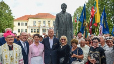 Г.Науседа: Память первого главы государства должна быть должным образом увековечена