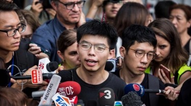 Протестующих в Гонконге вдохновляет "Балтийский путь"
