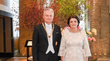 Президент Литвы поздравляет со вступлением на престол нового императора Японии