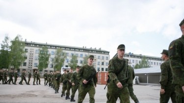 Потолок призывного возраста снижен до 23 лет, ополченцам запрещено быть политиками