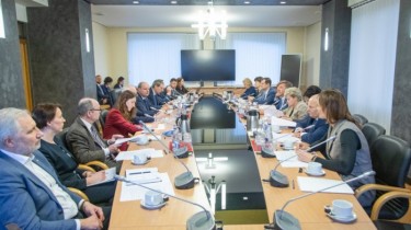 Премьер: политики Литвы склоны передать вопрос дотаций школ мэриям