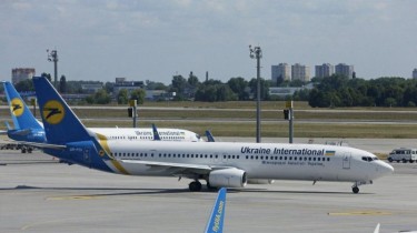 Украинские авиалинии отменяют часть рейсов в Литву