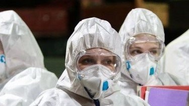 Сейм Литвы повысил зарплаты работающим в очагах коронавируса медикам