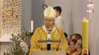 Епископы Литвы призывают встретить Пасху объединенными молитвами по ТВ и радио