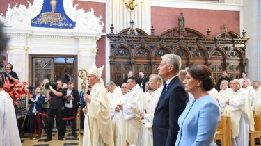 Президент пожелал новому архиепископу Каунаса пестовать ценности уважения и согласия