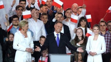 На президентских выборах в Польше победил Анджей Дуда, в Литве в основном голосовали за в основном голосовали за мэра Варшавы Рафала Тшасковского