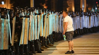 Премьер Литвы призывает власти Беларуси не применять силу против своих граждан