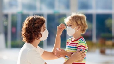 ВОЗ и ЮНИСЕФ рекомендуют детям с 12 лет носить маски в связи с пандемией