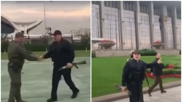 Лукашенко прилетел в свою резиденцию в Минске на вертолете с оружием в руках