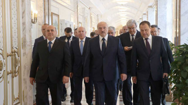 Александр Лукашенко в феврале планирует подать в отставку