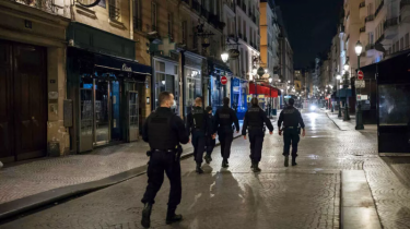 Во Франции полиция разогнала двухтысячную нелегальную вечеринку, есть раненые