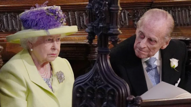 Вакцинированы королева Великобритании Елизавета II и ее муж принц Филипп
