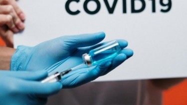 На данный момент - более 800 сообщений о нежелательных реакциях на вакцины от COVID-19