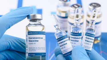 В Литву поступили почти 75 тыс. доз вакцины BioNTech и Pfizer, AstraZeneca - не поступила