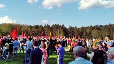 В Вильнюсе на "Великий марш в защиту семьи" собралось около 10 000 человек (видео)