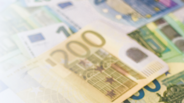 Министерство предлагает повысить минимальную зарплату с 2022 г. до 703 евро