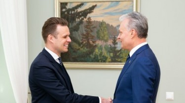 Политологи - о расхождении позиций МИД и президента Литвы