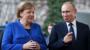 Евросоюз отказался от идеи саммита с Россией, за которую ратовали Меркель и Макрон