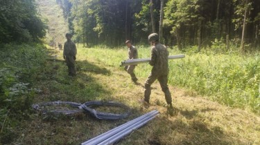 Армия начала возводить на границе Литвы с Беларусью проволочное заграждение