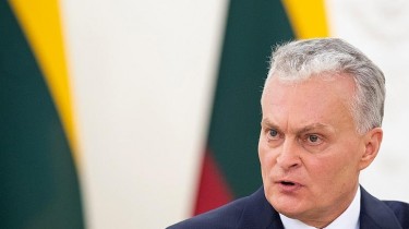 Президент Литвы – за обязательную вакцинацию для некоторых профессий (дополнено)