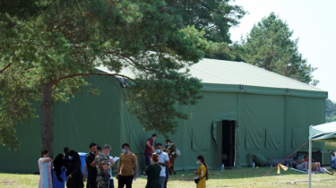 Найдены 8 из 21 сбежавших из лагеря в Рукле мигрантов, остальные разыскиваются