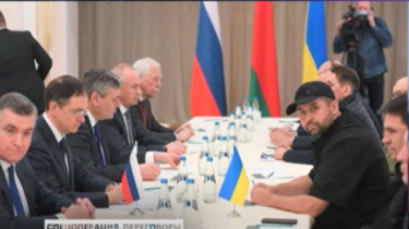 Москва и Киев начали переговоры. Завершен первый раунд...