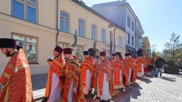 ТЫСЯЧИ ЧЕЛОВЕК ПРИНЯЛИ УЧАСТИЕ В КРЕСТНОМ ХОДЕ И МОЛЕБНЕ ЗА ЕДИНСТВО ПРАВОСЛАВНОЙ ЦЕРКВИ В ЛИТВЕ