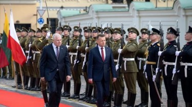 Министр обороны:  Литва и Польша обсуждают  возможность синхронизации военных закупок (дополнено)