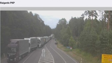 Таможня: очереди грузовиков на границе Литвы с Беларусью растут и из-за санкций ЕС