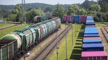 Литовские железные дороги в пятницу возобновляют транзит части грузов в Калининград (дополнено)