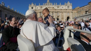 Папа Римский выступил с всеобщим призывом к миру
