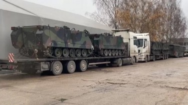Министр обороны: Литва передала Украине еще 12 бронетранспортеров
