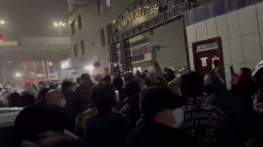 Масштабные антиправительственные протесты в Шанхае, Пекине и других городах Китая