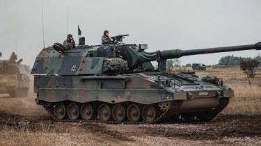 "Общий враг мотивирует": литовские военные обучают украинцев починке немецких гаубиц