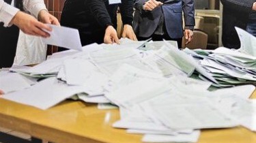 Выборы мэров в Литве завершились, идет подсчет голосов, проголосовали около 46% избирателей (дополнено)