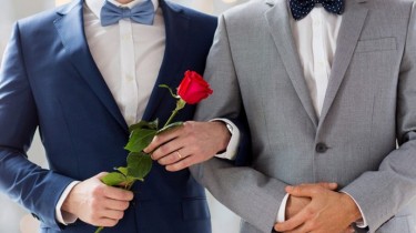 Три однополые пары обратились в суд за признанием партнерства и об узаконении брака в Литве