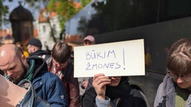 У Президентского дворца в Вильнюсе прошел протест против закона о развороте мигрантов на границе