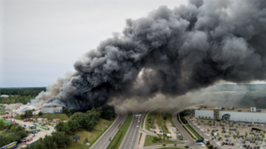 Экологи оценят ущерб от пожара в «Экосервисе», пожар еще не взят под контроль