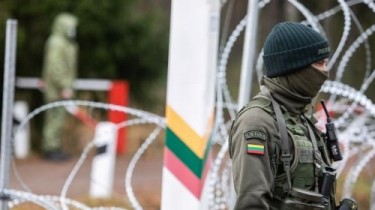 СОГГЛ: на границе Литвы с Беларусью развернули 17 нелегальных мигрантов